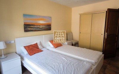 Красивая и просторная средиземноморская вилла с большими террасами.